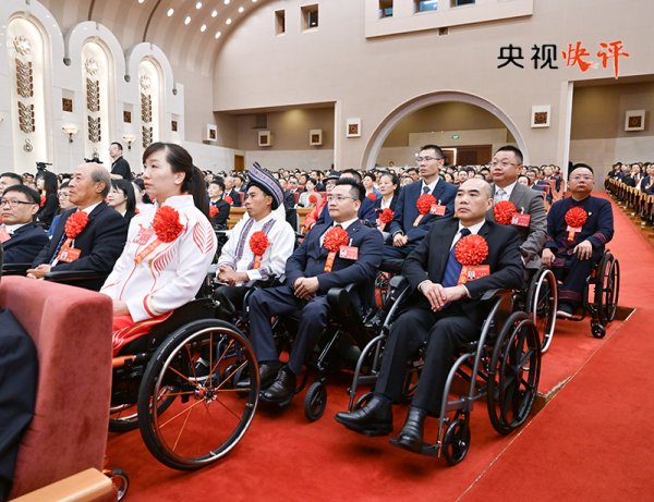 配资操盘推荐网 【央视快评】勇敢克服困难挑战 积极追求人生梦想_大皖新闻 | 安徽网